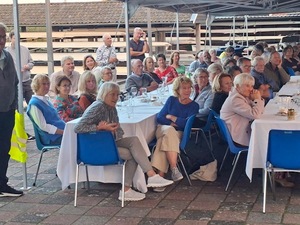 2026-09-11-aandachtig-gehoor