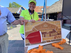 23-06-lustrum-renske-met-plakaat