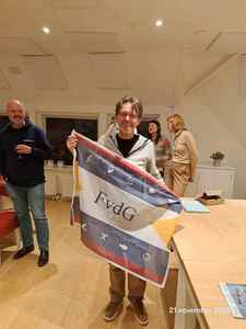 alv-frank-met-vlag-20251121-213804