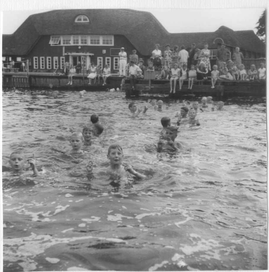 Ons gebouw Roeivereniging Weesp (powered by ecaptain.nl)